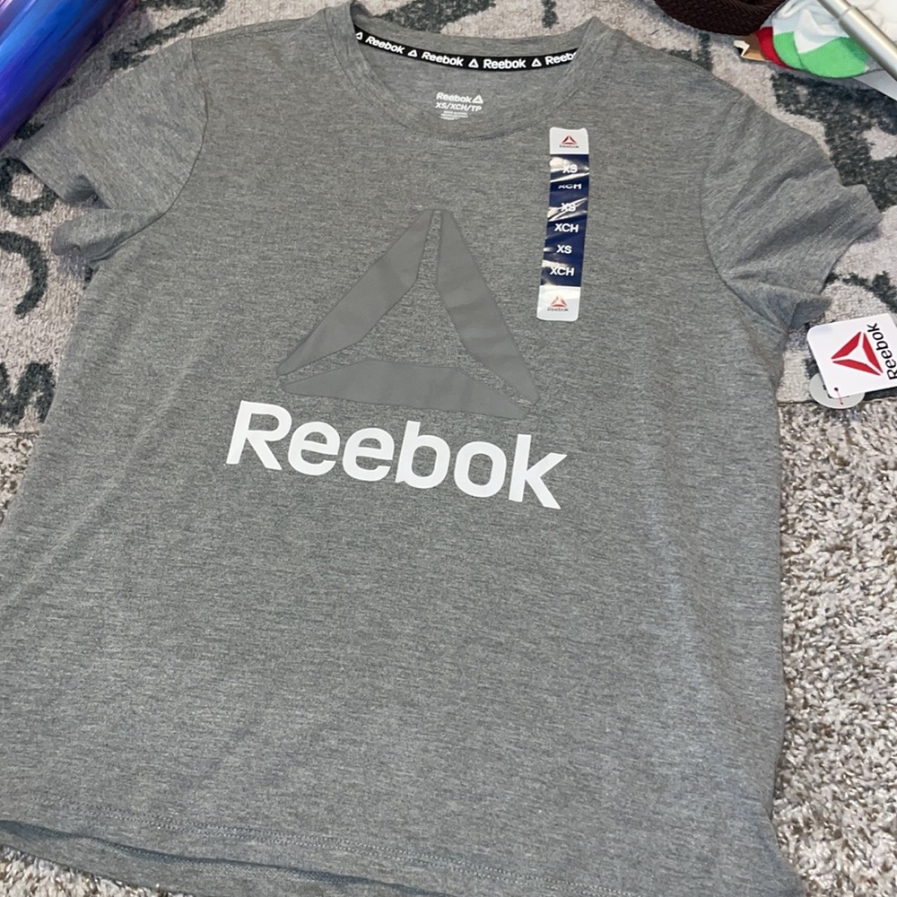 New Reebok xs tee - Picture 3 of 4